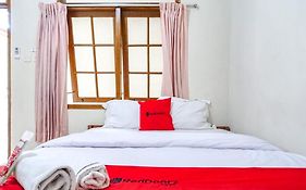 Reddoorz At Simpang Borobudur